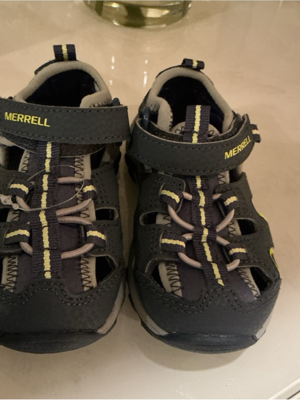 NWT build for water Merrell Kids Black and Yellow Closed-Toe Sandals size 6M